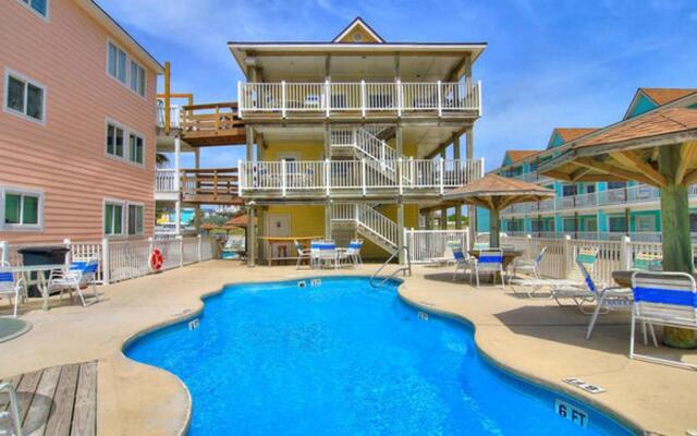 Beachgate CondoSuites and Oceanfront Resort