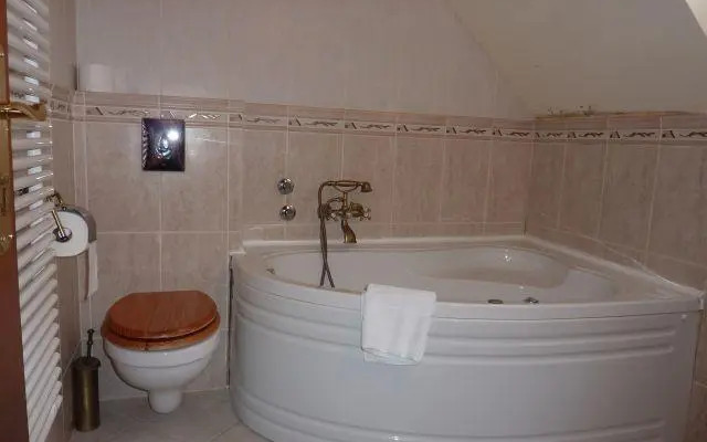 Naspolya Panzió és Étterem