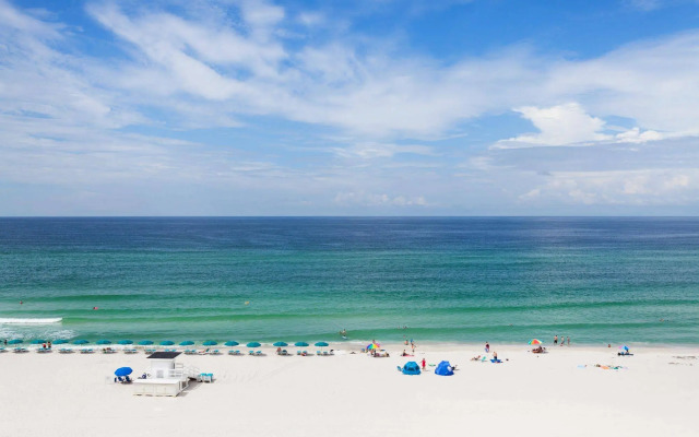 Holiday Inn Express & Suites Panama City Beach - Beachfront by IHG