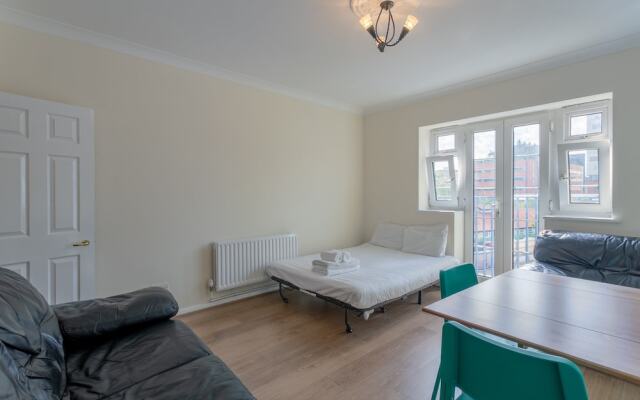 Whitechapel 2 Bedroom Flat