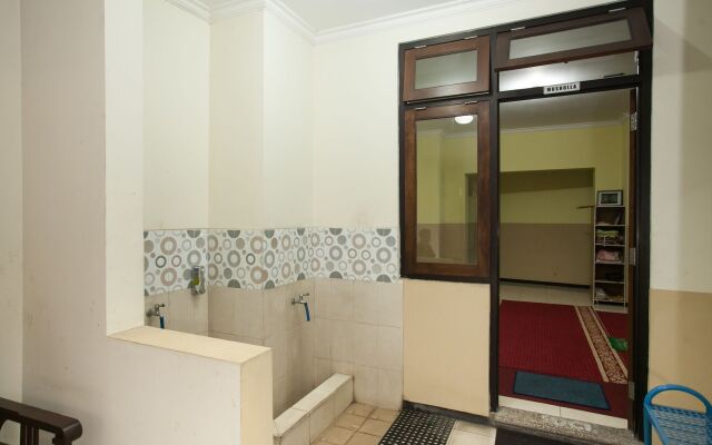 RedDoorz @ Rampal
