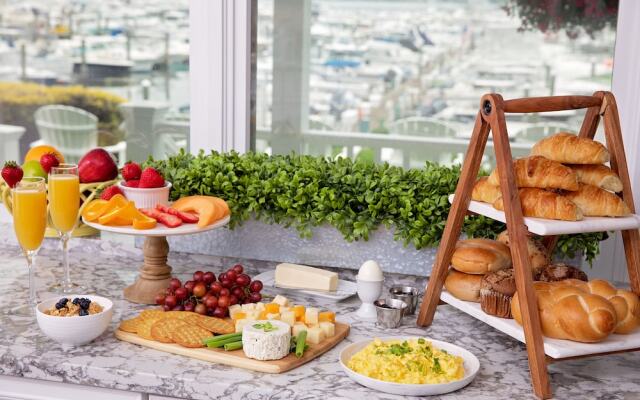 Inn at Harbor Hill Marina