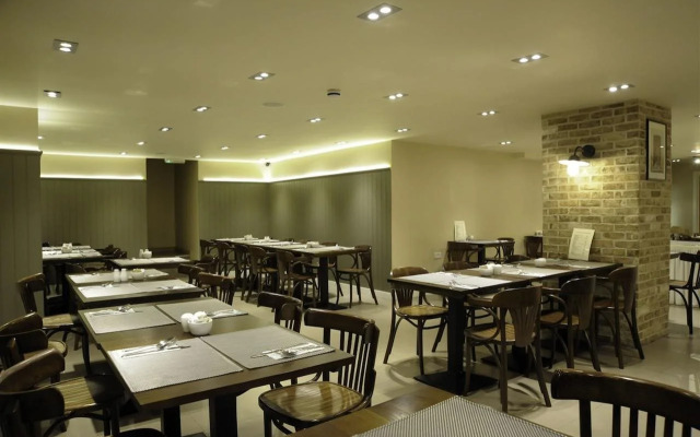 Kings Cross Inn Hotel