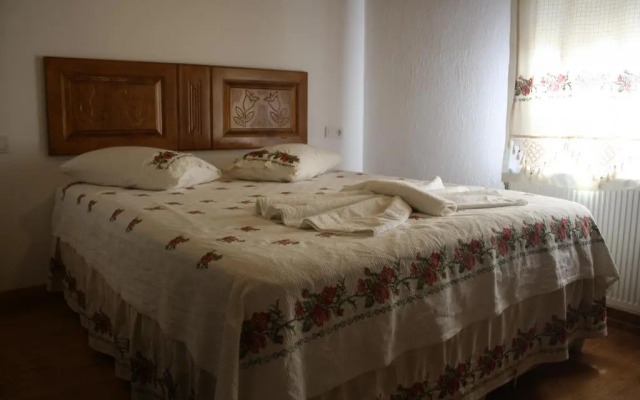 Birgi Cinaralti Pansiyon