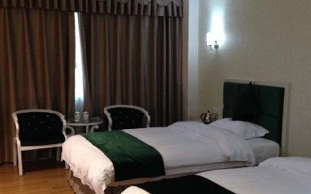 Yingde Qili Business Hotel