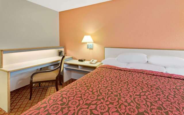 Days Inn by Wyndham Overland Park/Metcalf/Convention Center