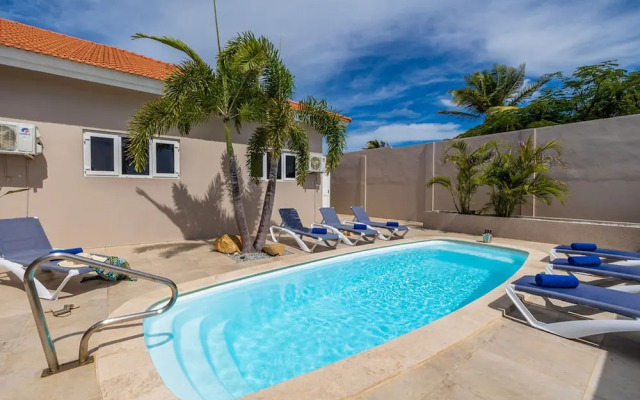 Central 4br3ba Villa w Ocean Views Private Pool