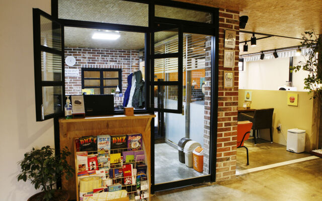 Travelers Planet Studio Type Hostel