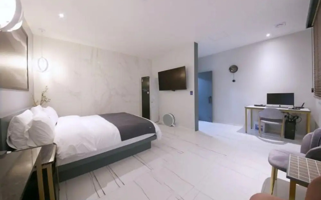 Stay-inn Hotel