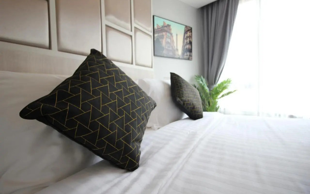 6-Ave Surin Apartment