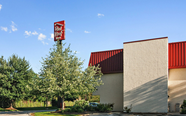 Red Roof Inn Cleveland Airport-Middlebu...