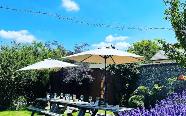 Greyhound Inn