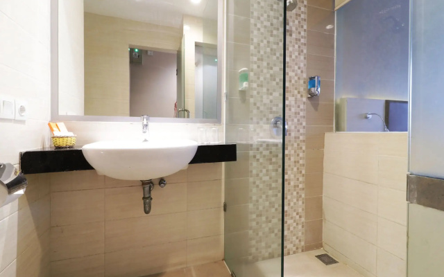 Dewarna Hotel & Convention