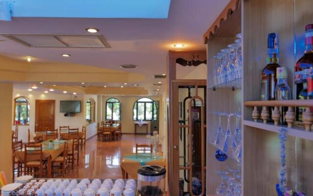 Blue Saranda Hotel