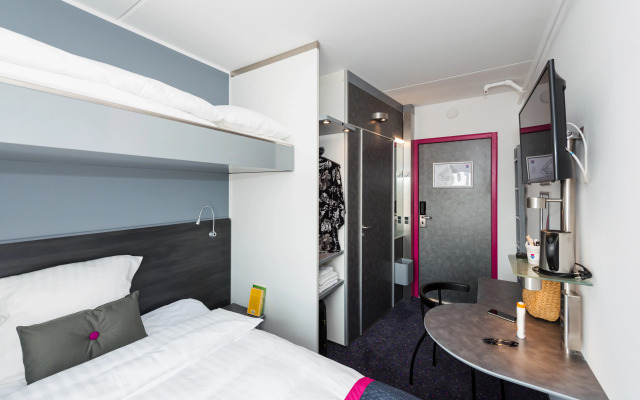 CABINN Metro Hotel
