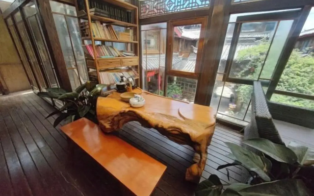 Lijiang Jinli Chinese Courtyard Inn