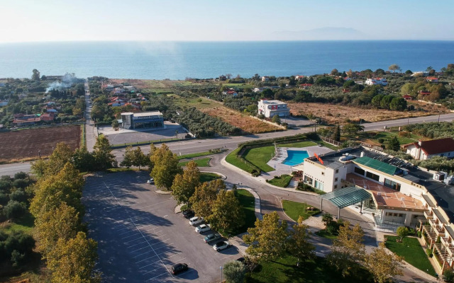 Nefeli Hotel