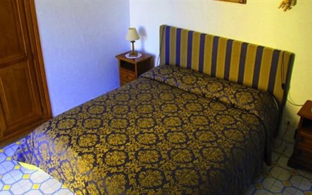 Le Rose Residence