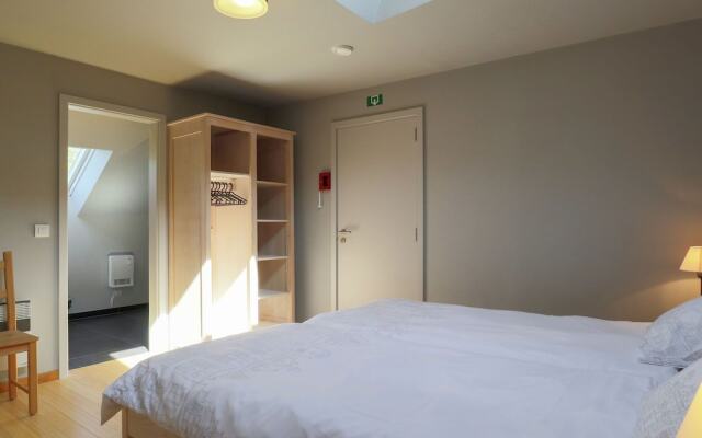 Splendid Holiday Home in Nadrin With Infrared Sauna & Heated Pool
