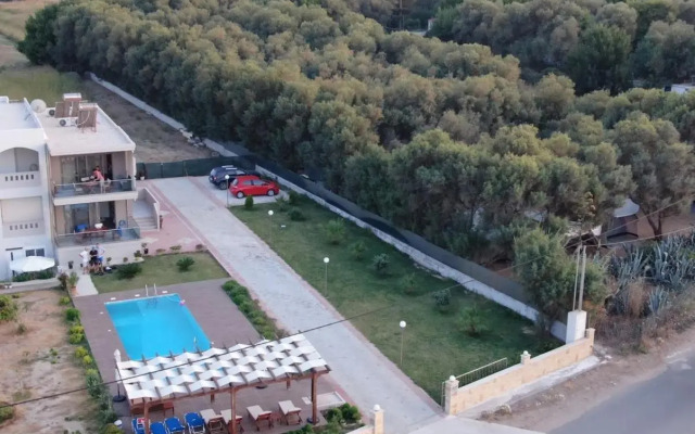 Niovi Seaside Suites