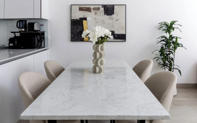 Waves - Luxury Meets Comfort Modern 1