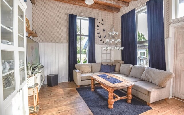 Beautiful Home in Vara With 4 Bedrooms and Wifi