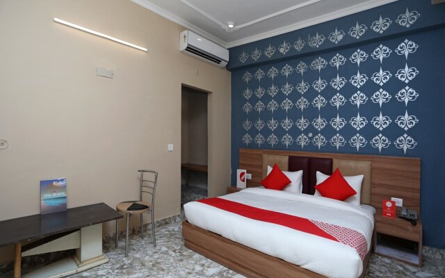 Royal Palace by OYO Rooms