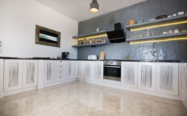 Krios Luxury Suites