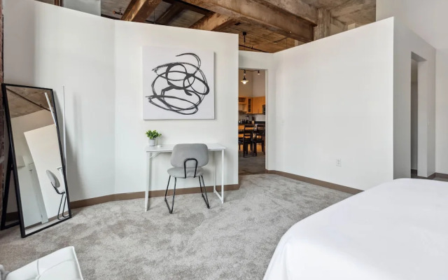 Historic Loft Retreat With Pool