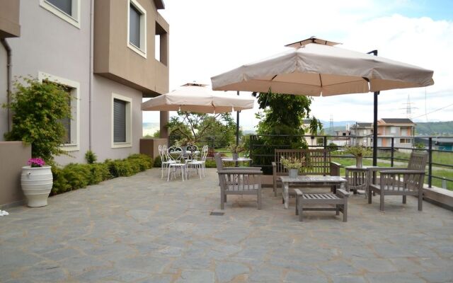 Ellopia Point Hotel