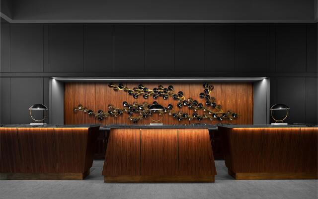 Crowne Plaza Atlanta Perimeter at Ravinia by IHG