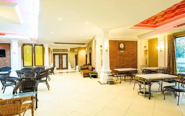 RedDoorz Plus Reun Rattana Rattanathibet