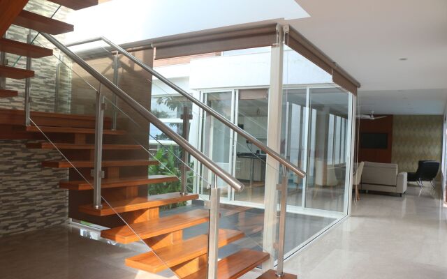 Luxe Loft Villa