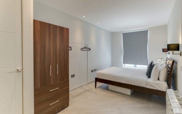 Spacious 1 Bed Near Tube in East London