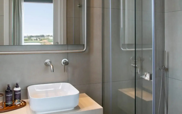 Lora Pearl Luxury Villa By Louis Hotels