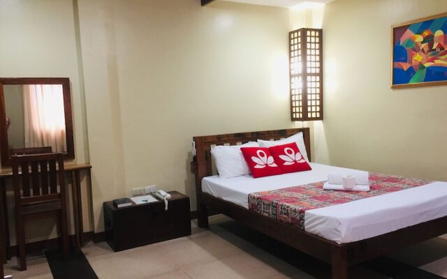 ZEN Rooms Aloha Nui Hotel
