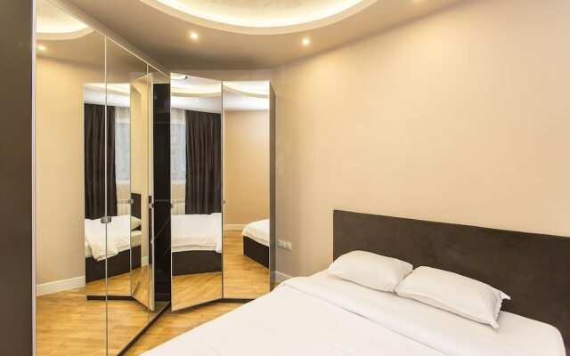 Elegant 2bdr Apartment With a Balcony