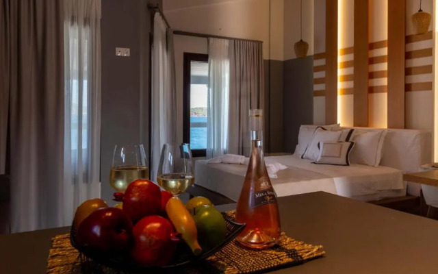 Trizonia Bay Hotel