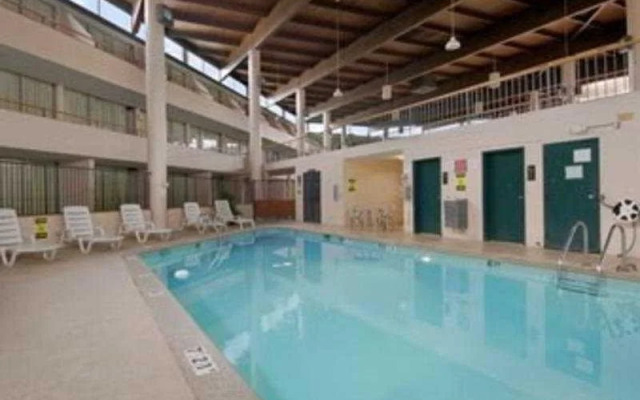 Holiday Inn Airport North