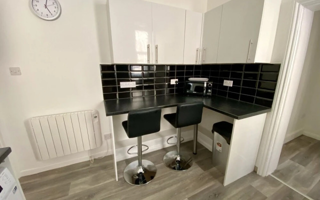 Spacious Two Bed Apartment in Poole