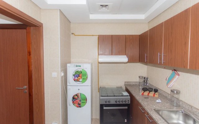 Lively apt near Dubai Sports City