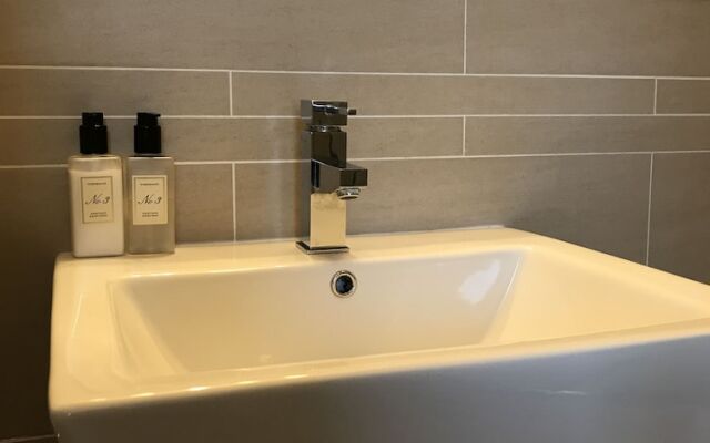 No11b Boutique Rooms