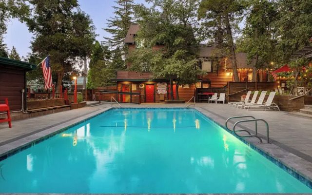 Arrowhead Pine Rose Cabins