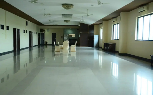 FabExpress Orient Palace