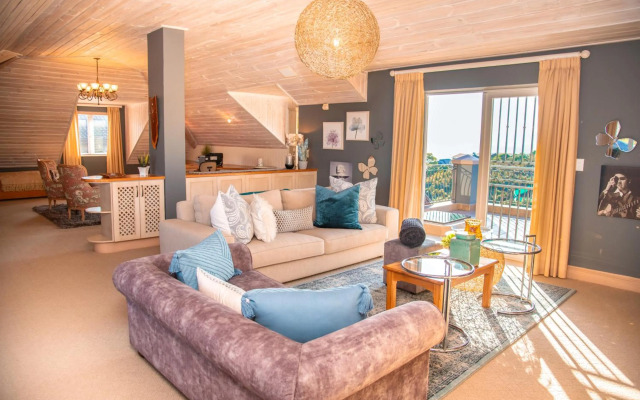 Pezula Magic Retreat - 4 Bedroom Lagoon View Home