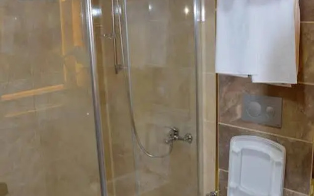 Hotel Grand Plus