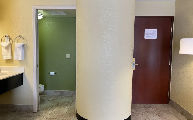 Sleep Inn & Suites - Airport