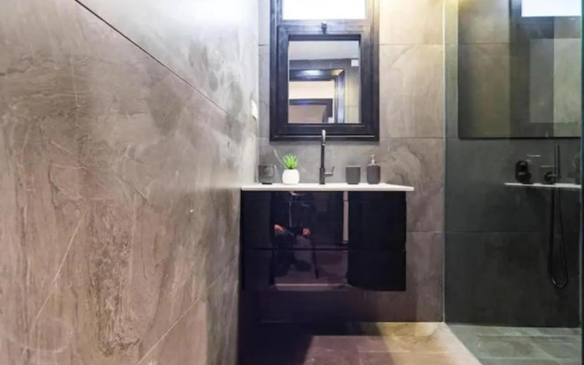 NEW! 2 BD Premium Beach house W/large balcony