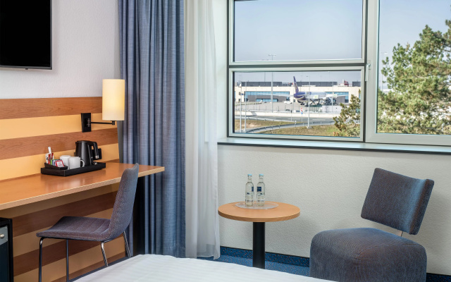 IntercityHotel Frankfurt Airport Terminal 3 - Image 3