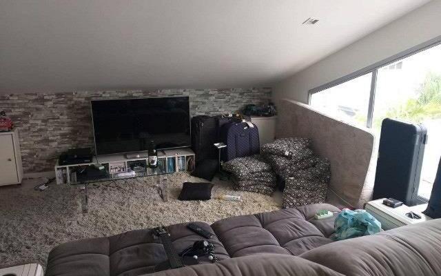 Casa com 4 quartos e piscina